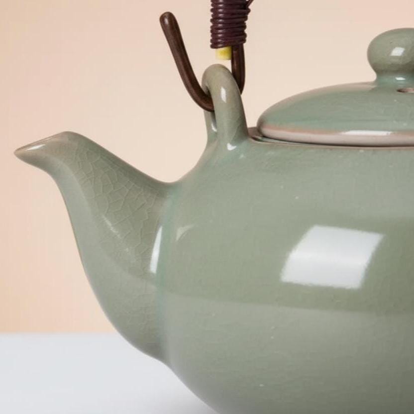 Ceramic Teapot with Rattan Handle, Japanese Loose Leaf Kettle, 900ml Tea Pot